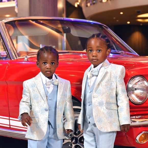 5 Piece Toddler Boys Suits - Picture 2 of 2